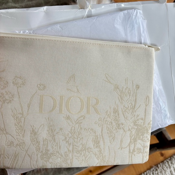 DIOR Cream Floral Cosmetics Pouch - Picture 9 of 13
